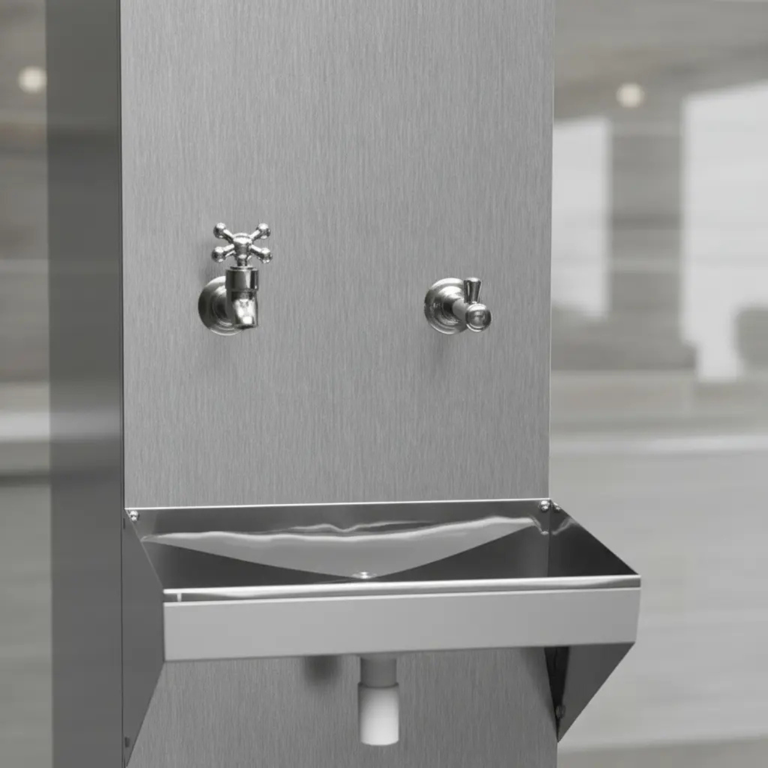 Bebedouro de Água Industrial Frisbel 25 Litros Coluna Aço Inox 2 Torneiras